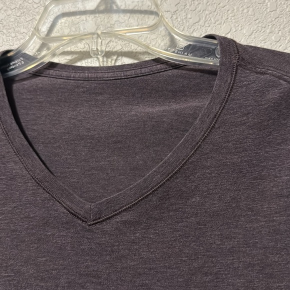 Lululemon Fundamental V-neck - Picture 4 of 4